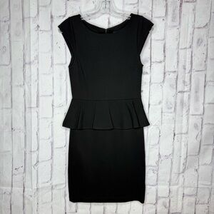 Alice + Olivia Victoria Employed Peplum Dress Size 4 Black Ruffle Cap Sleeve